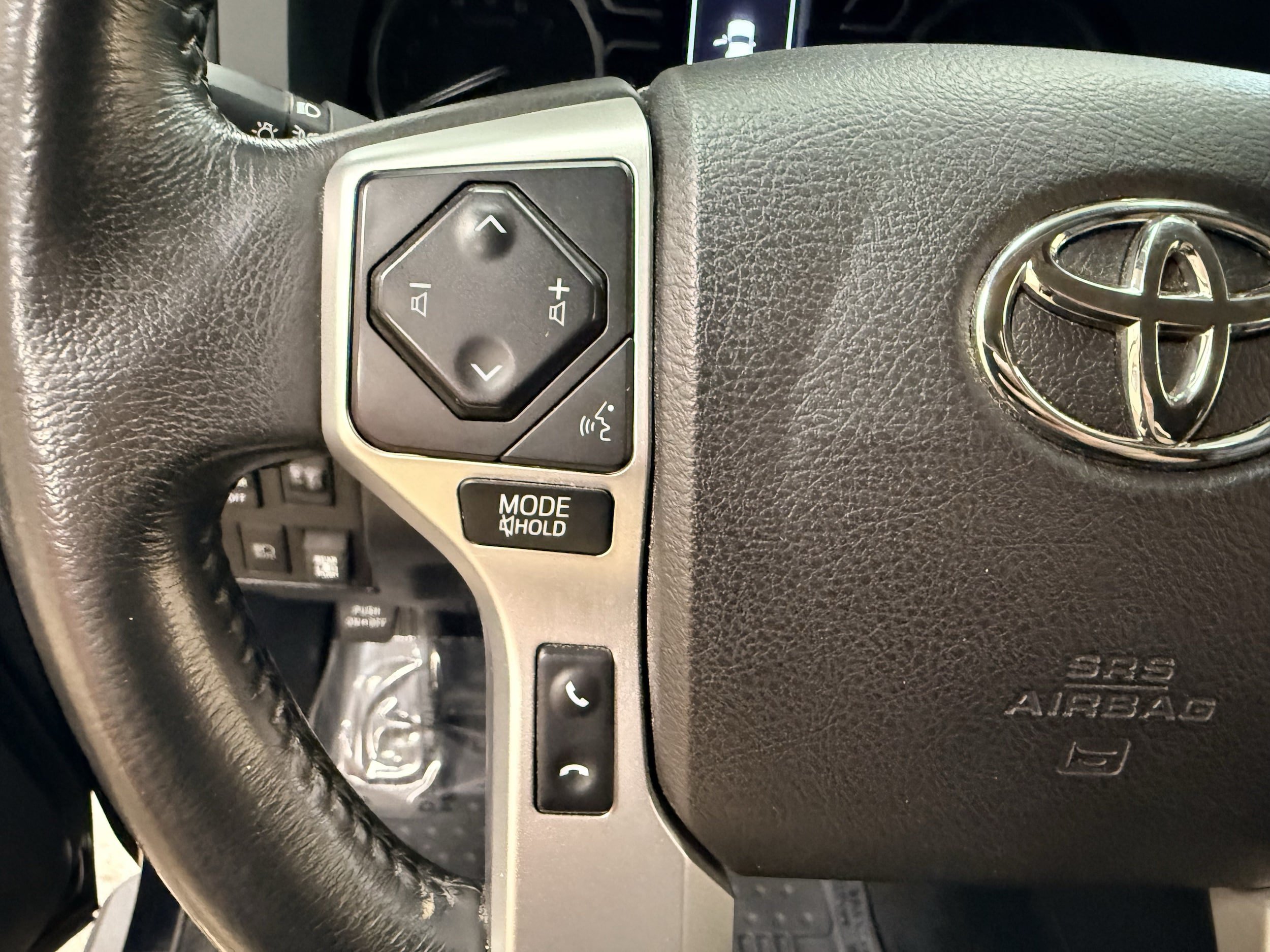 Used 2021 Toyota Tundra Limited w/ Limited Premium Package AWD/4WD image 30