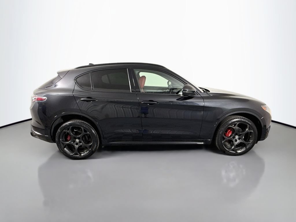 Used 2025 Alfa Romeo Stelvio Sprint w/ Veloce Package AWD/4WD image 8