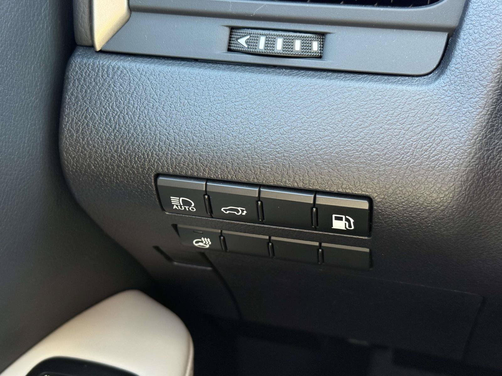 Used 2022 Lexus RX 450h AWD w/ Premium Package image 23