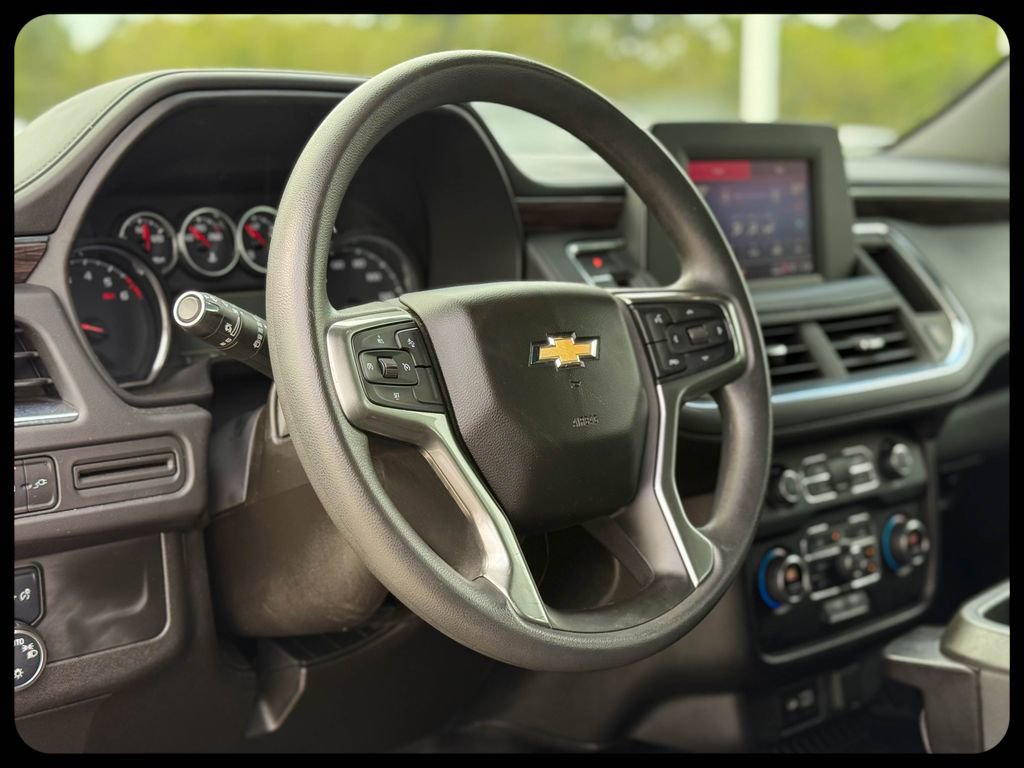 Used 2021 Chevrolet Suburban 2WD image 25