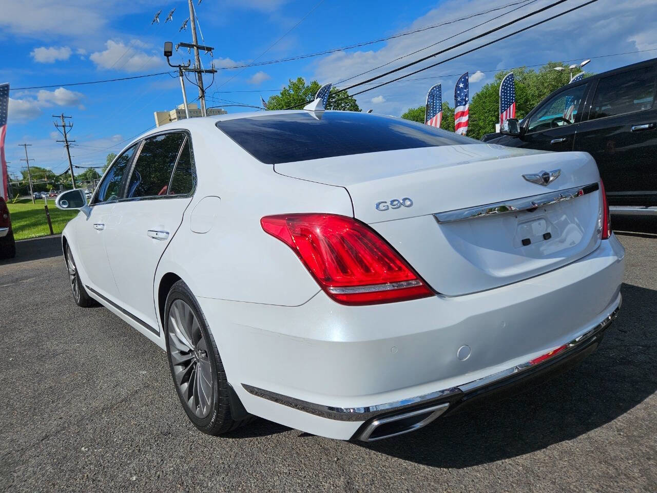 Used 2018 Genesis G90 5.0 Ultimate RWD image 3