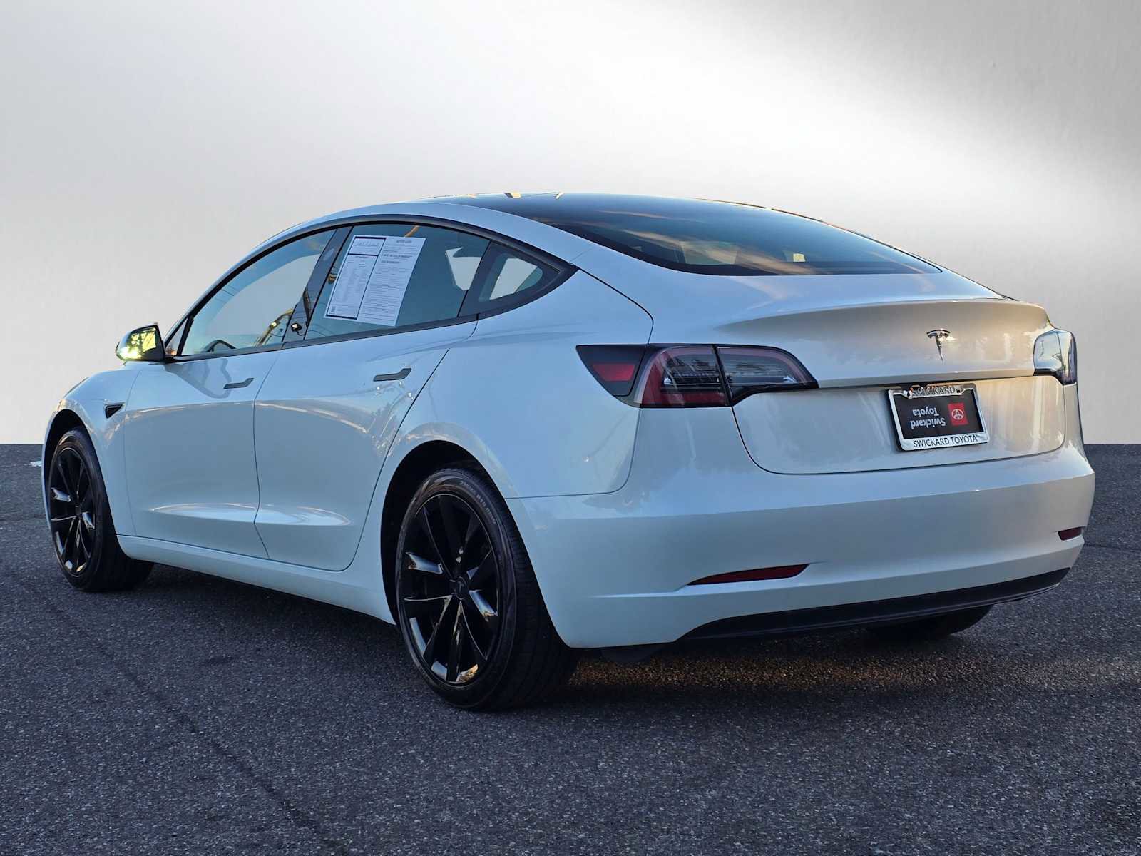 Used 2023 Tesla Model 3 Standard Range image 5