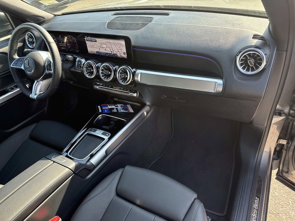 Used 2025 Mercedes-Benz GLB 250 image 13