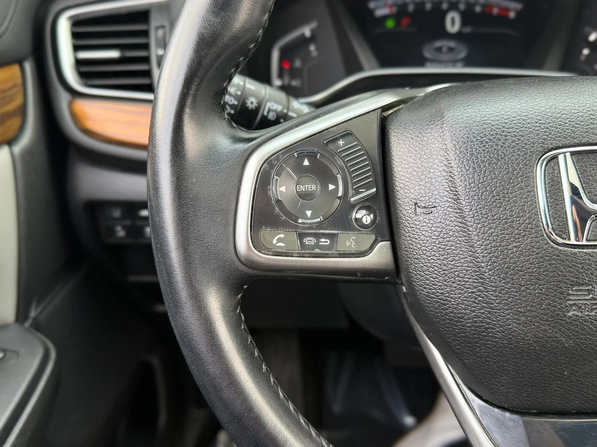 Used 2018 Honda CR-V Touring image 19