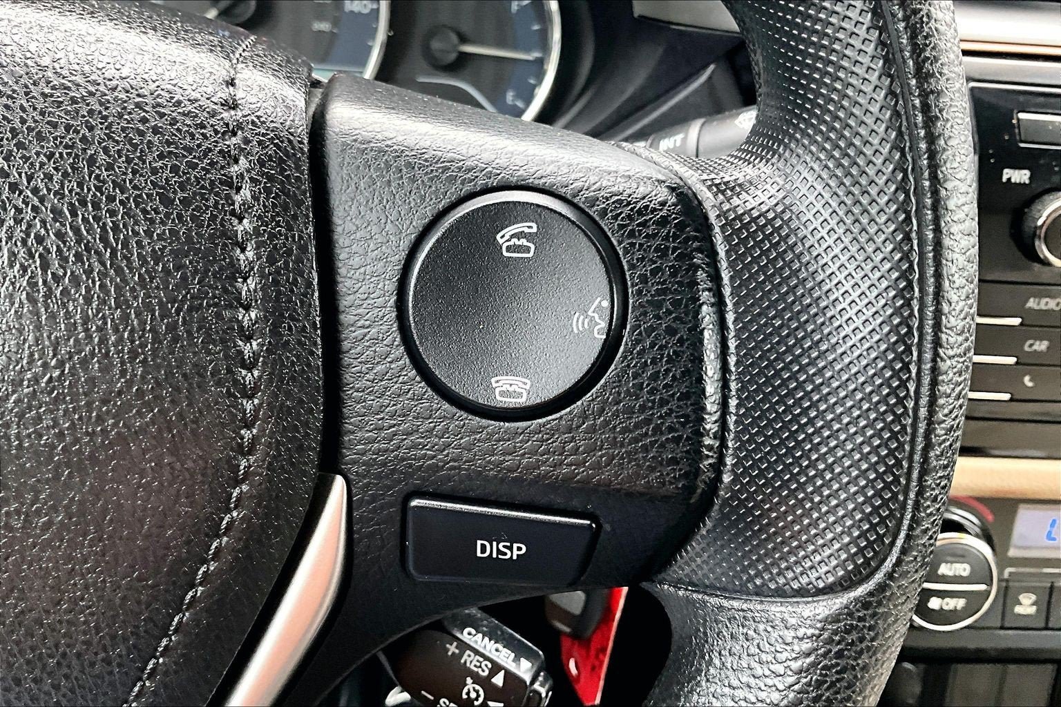 Used 2014 Toyota Corolla LE FWD image 18