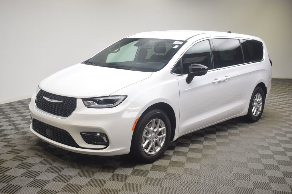 New 2025 Chrysler Pacifica Select image 14