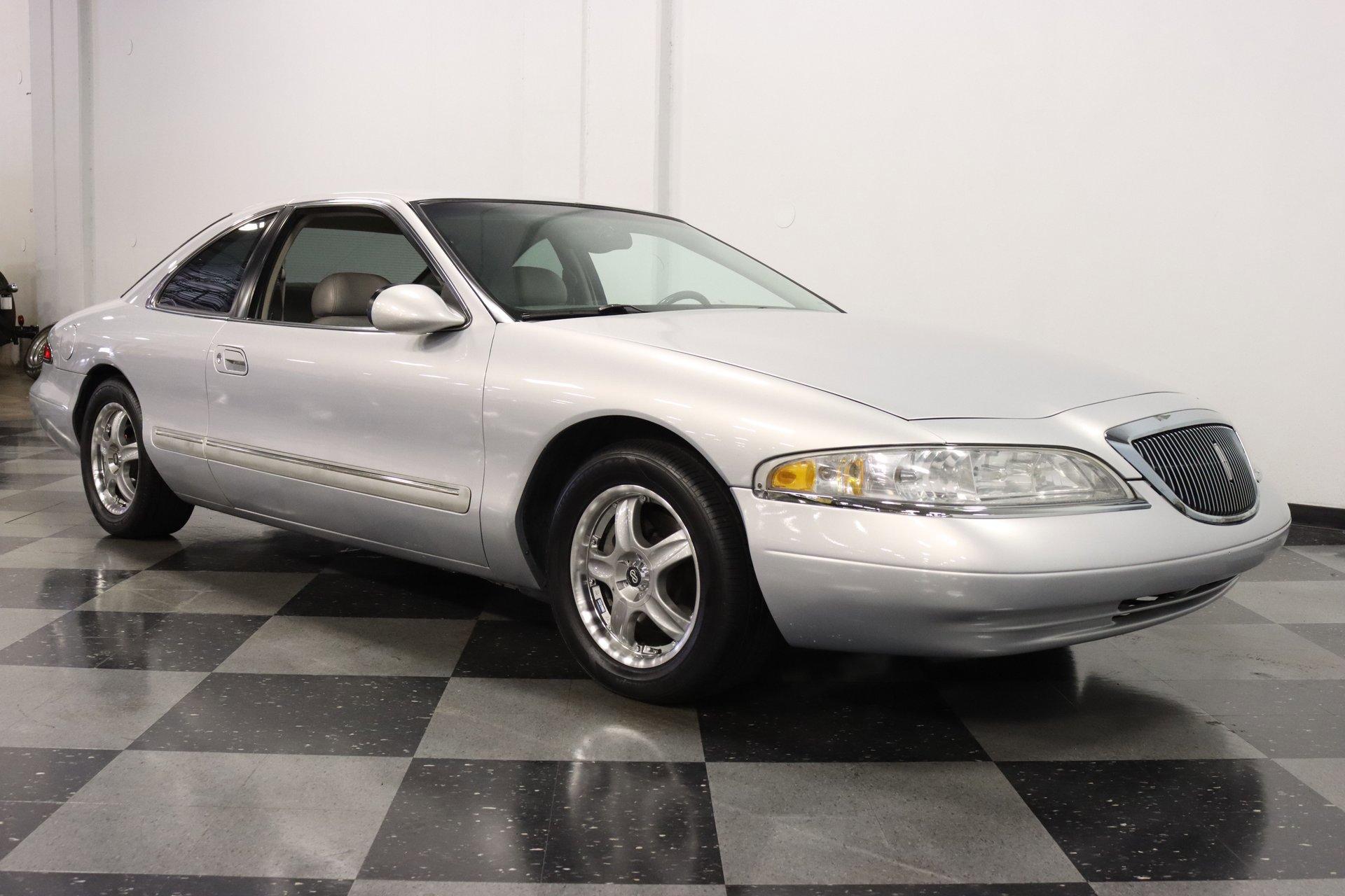 Used 1998 Lincoln Mark VIII RWD image 18