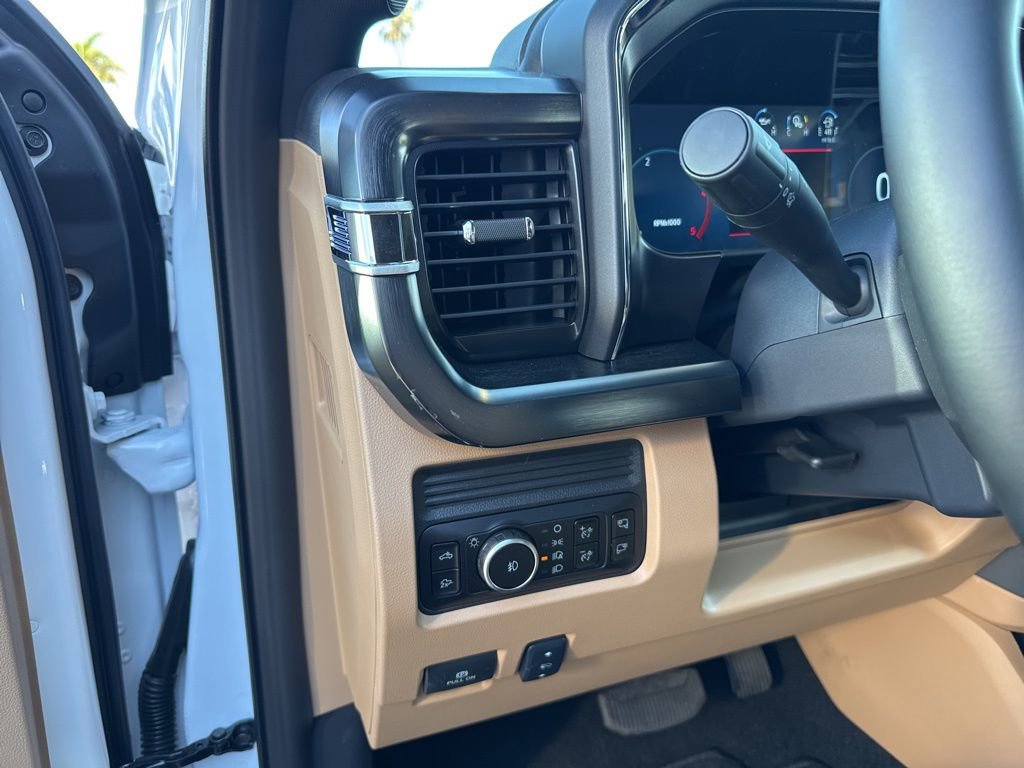 Used 2026 Ford F450 Lariat w/ FX4 Off-Road Package AWD/4WD image 26