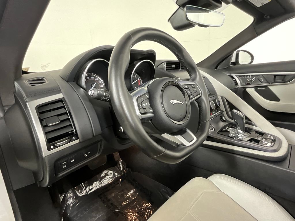 Used 2020 Jaguar F-TYPE Convertible RWD image 19