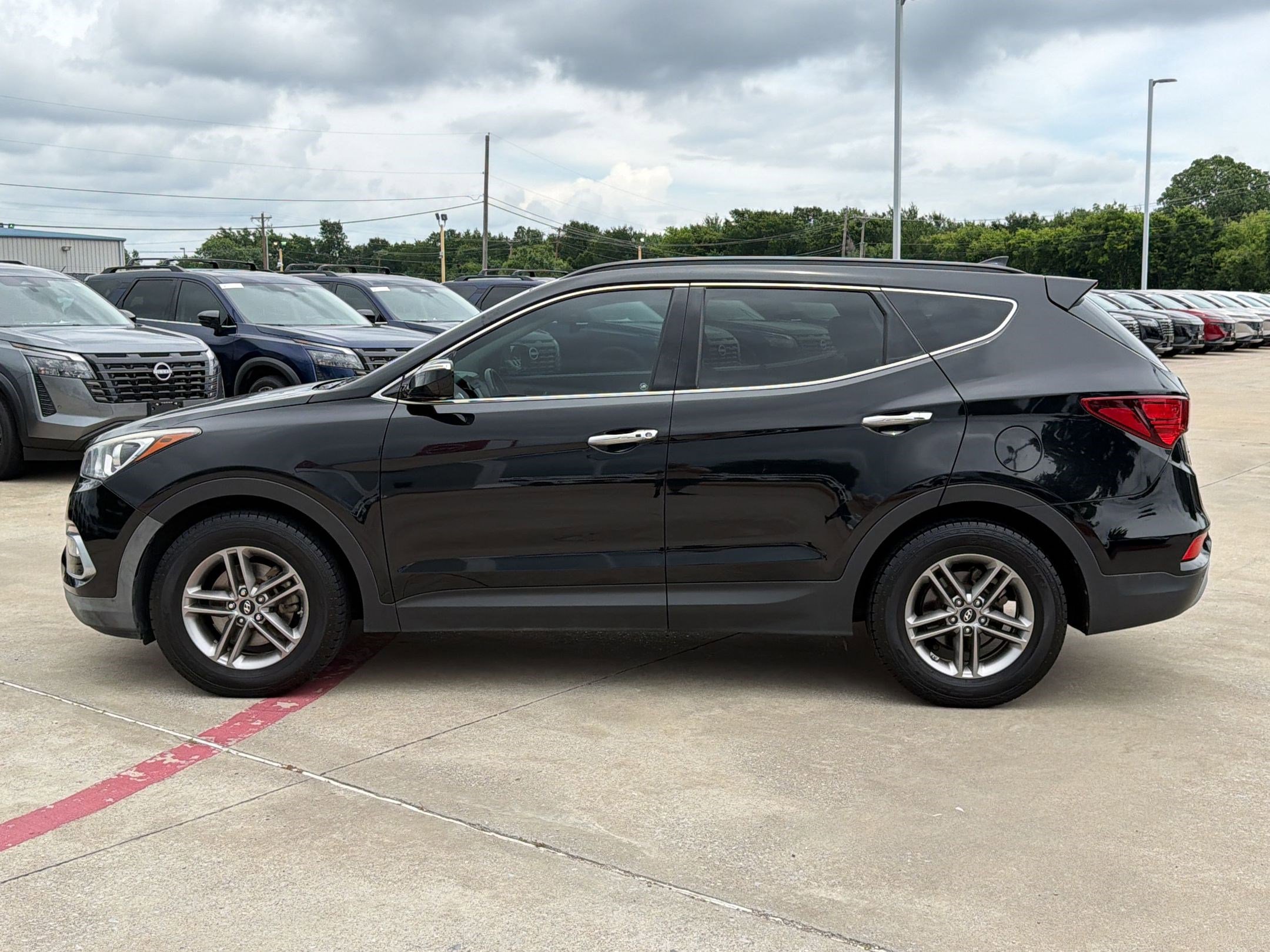 Used 2018 Hyundai Santa Fe Sport w/ 2.4L Tech Package 04 FWD image 2