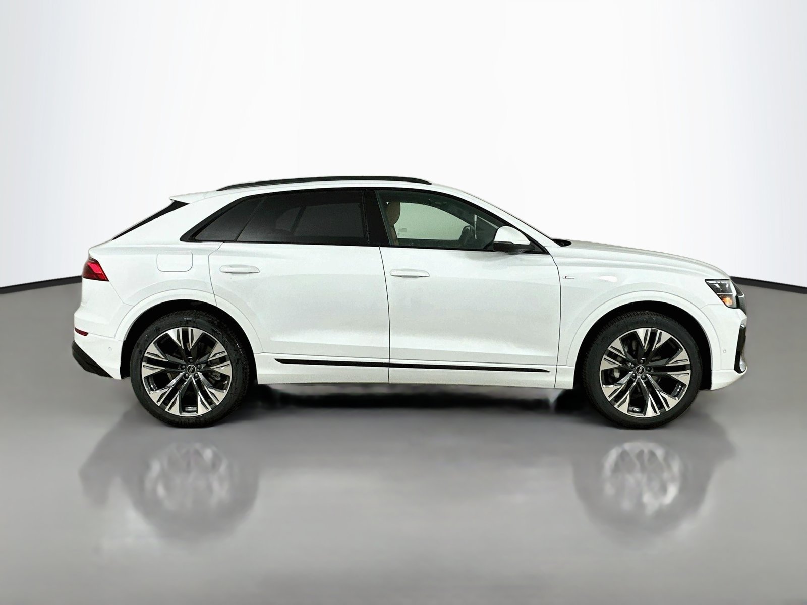 New 2027 Audi Q8 Premium Plus AWD/4WD image 4
