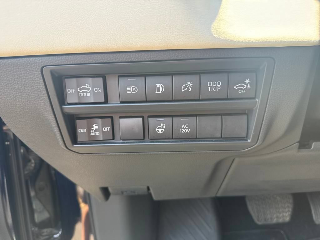 Used 2024 Toyota Tundra Capstone AWD/4WD image 20