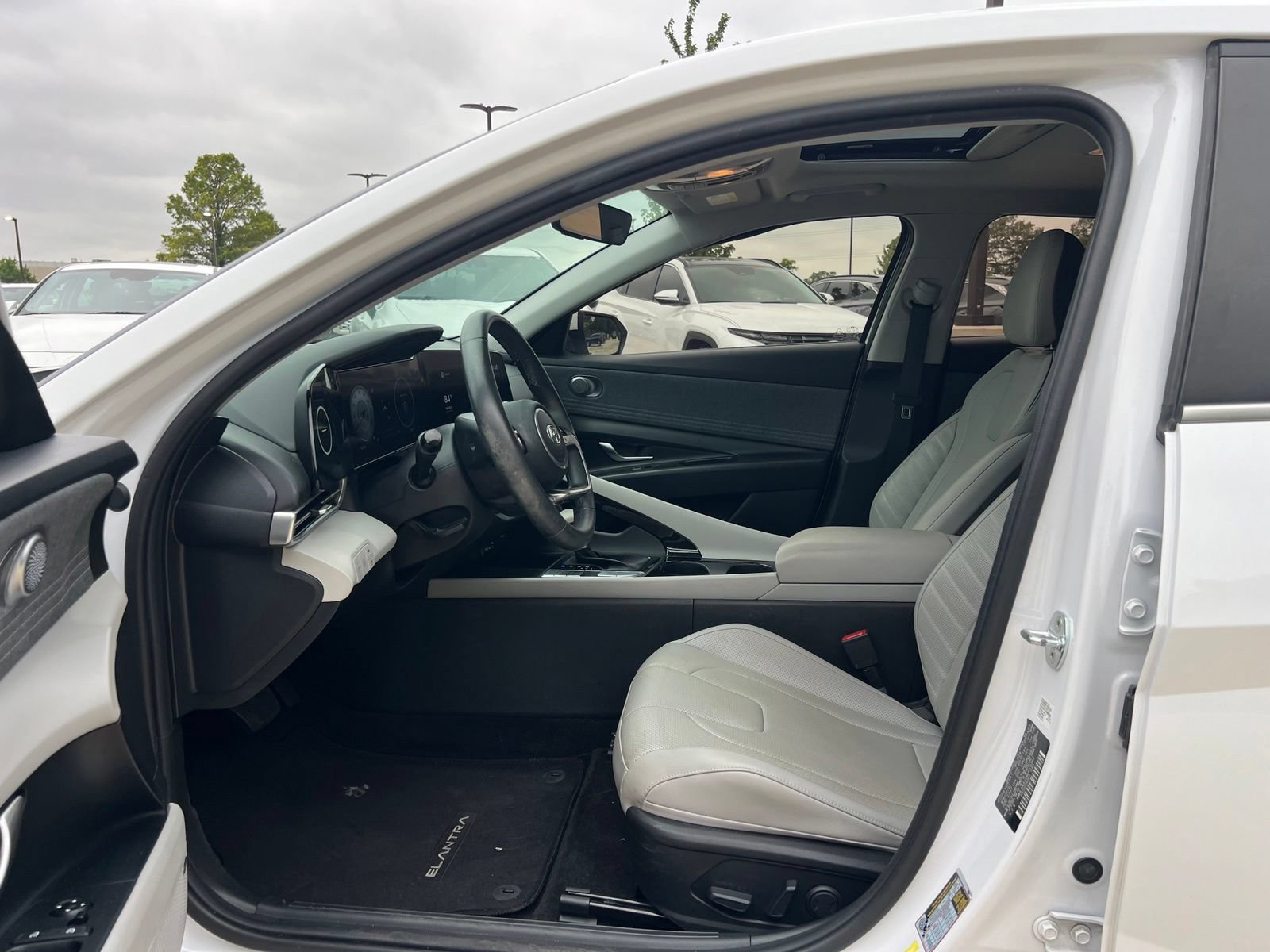 Certified 2021 Hyundai Elantra Limited FWD image 22