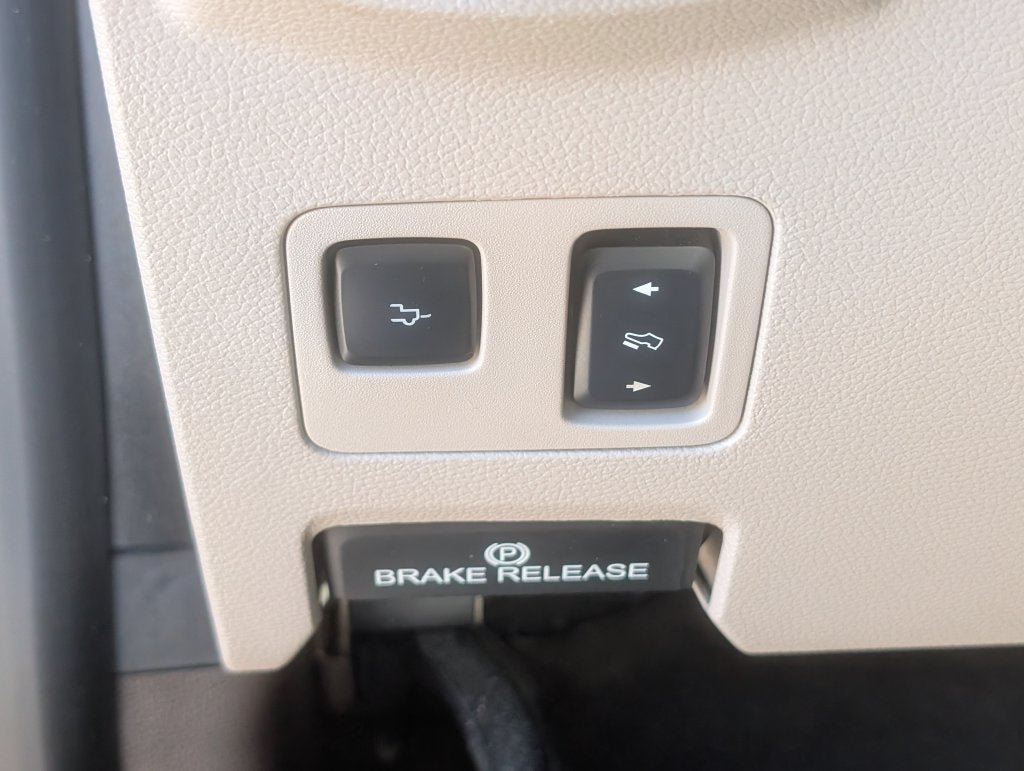 Used 2018 Ford F350 Limited AWD/4WD image 14