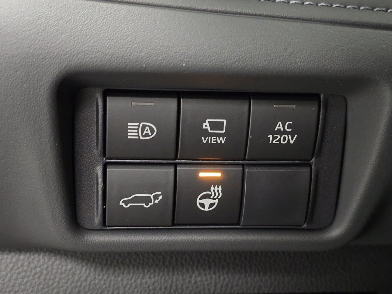 New 2026 Toyota Highlander Platinum image 10