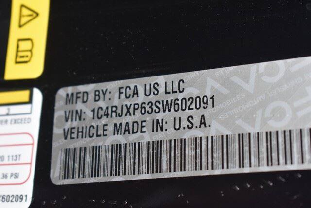 Used 2025 Jeep Wrangler Sahara 4xe AWD/4WD image 41