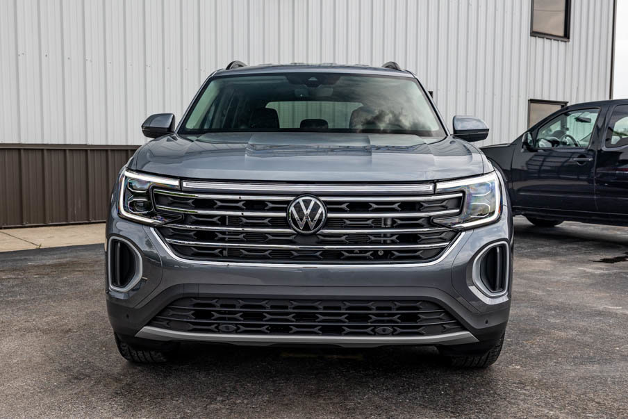 Used 2024 Volkswagen Atlas SE w/ Black Wheel Package image 5