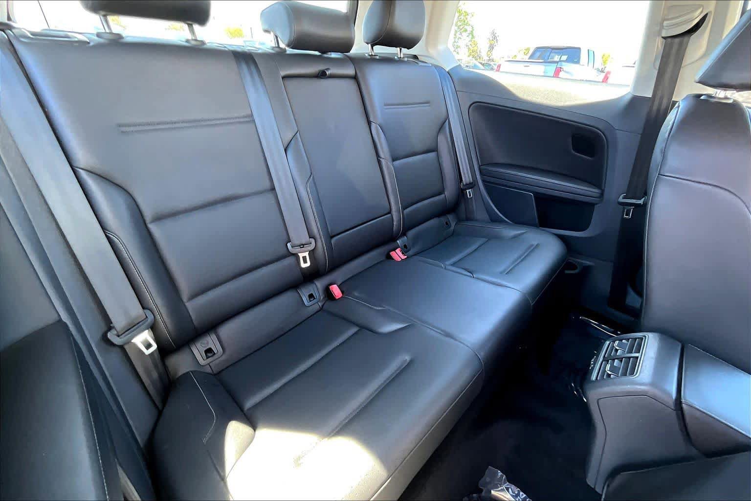 Used 2015 Volkswagen Golf S FWD image 19