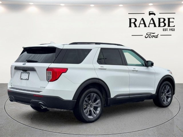 Used 2024 Ford Explorer XLT w/ Equipment Group 202A AWD/4WD image 7