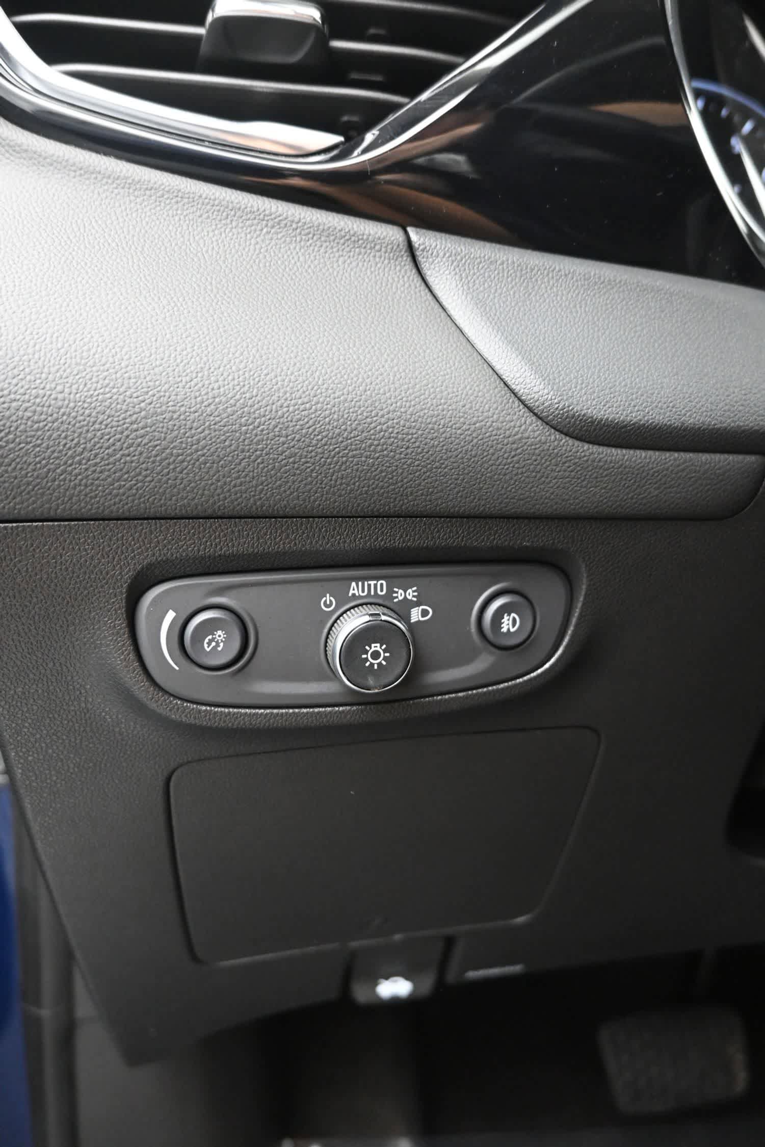 Used 2022 Buick Encore GX Select AWD/4WD image 21