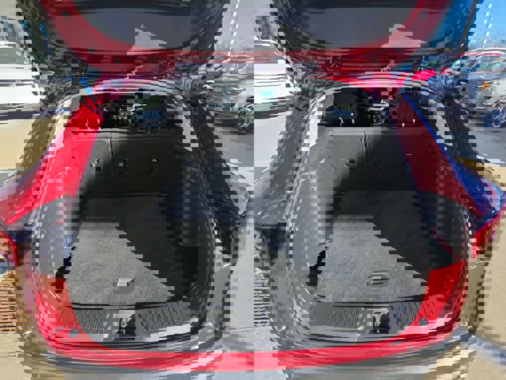 Used 2025 Chevrolet Trax LS w/ LS Convenience Package image 9