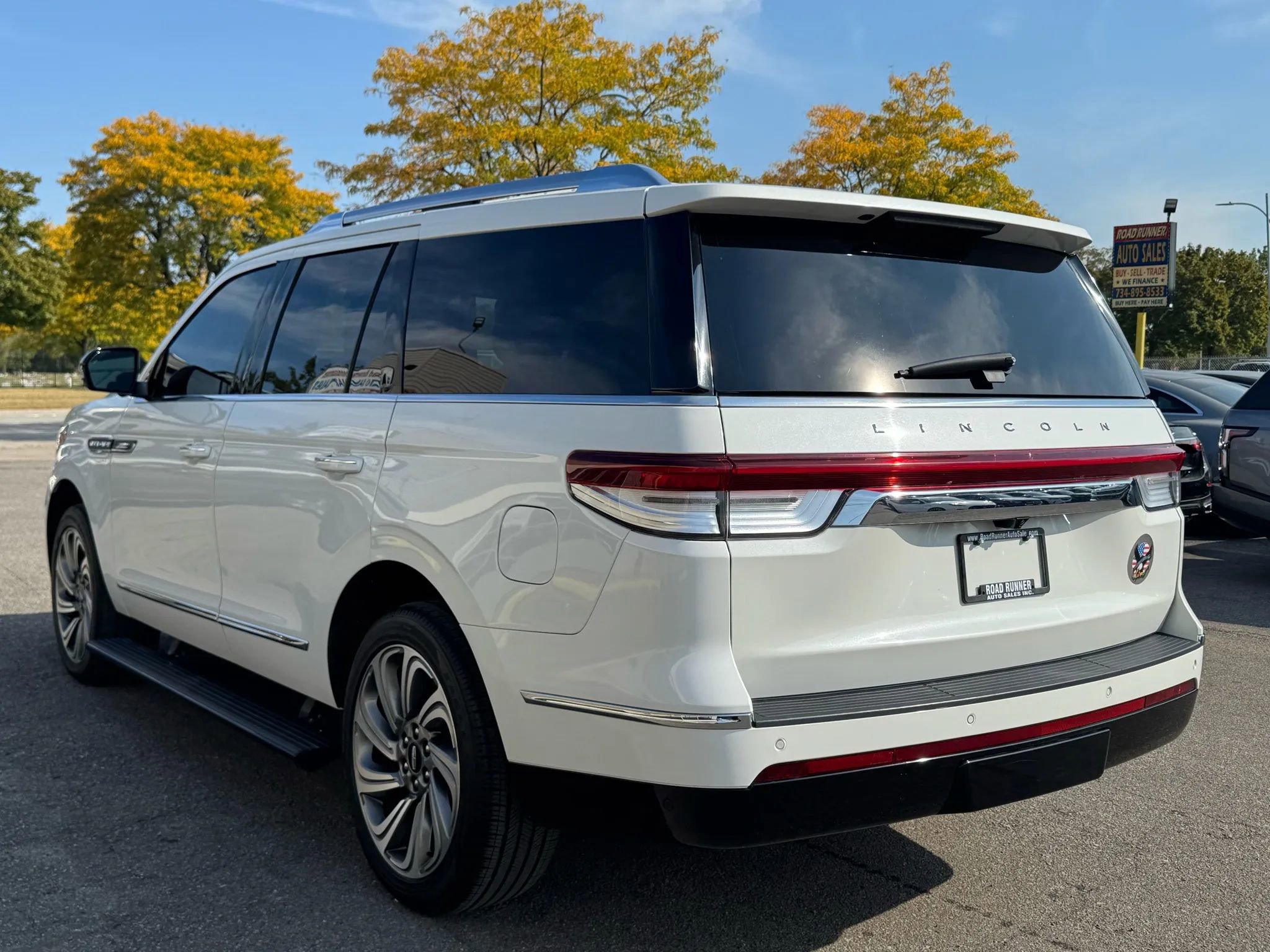 Used 2022 Lincoln Navigator Reserve image 10