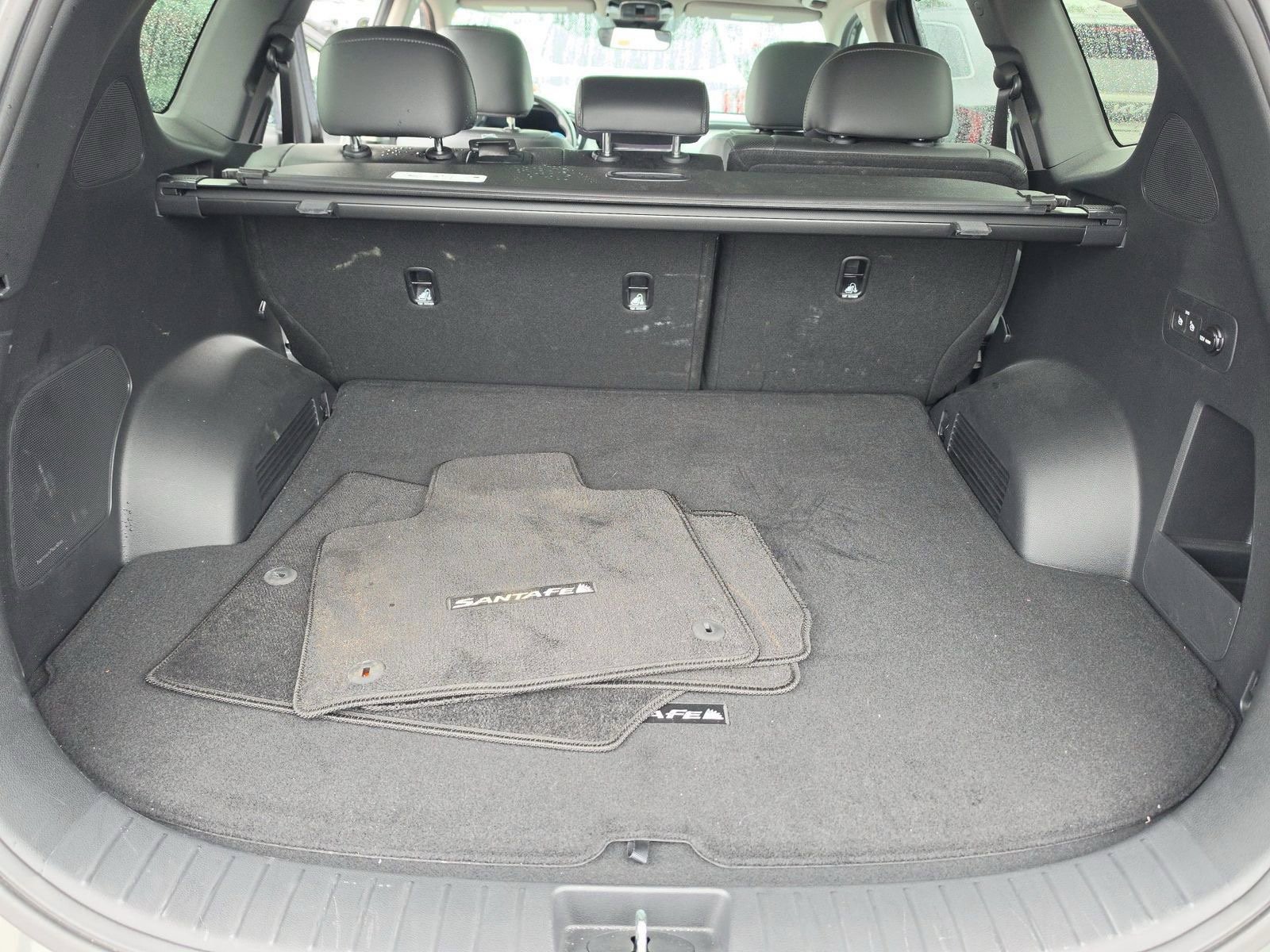 Used 2023 Hyundai Santa Fe SEL w/ Premium Package FWD image 9