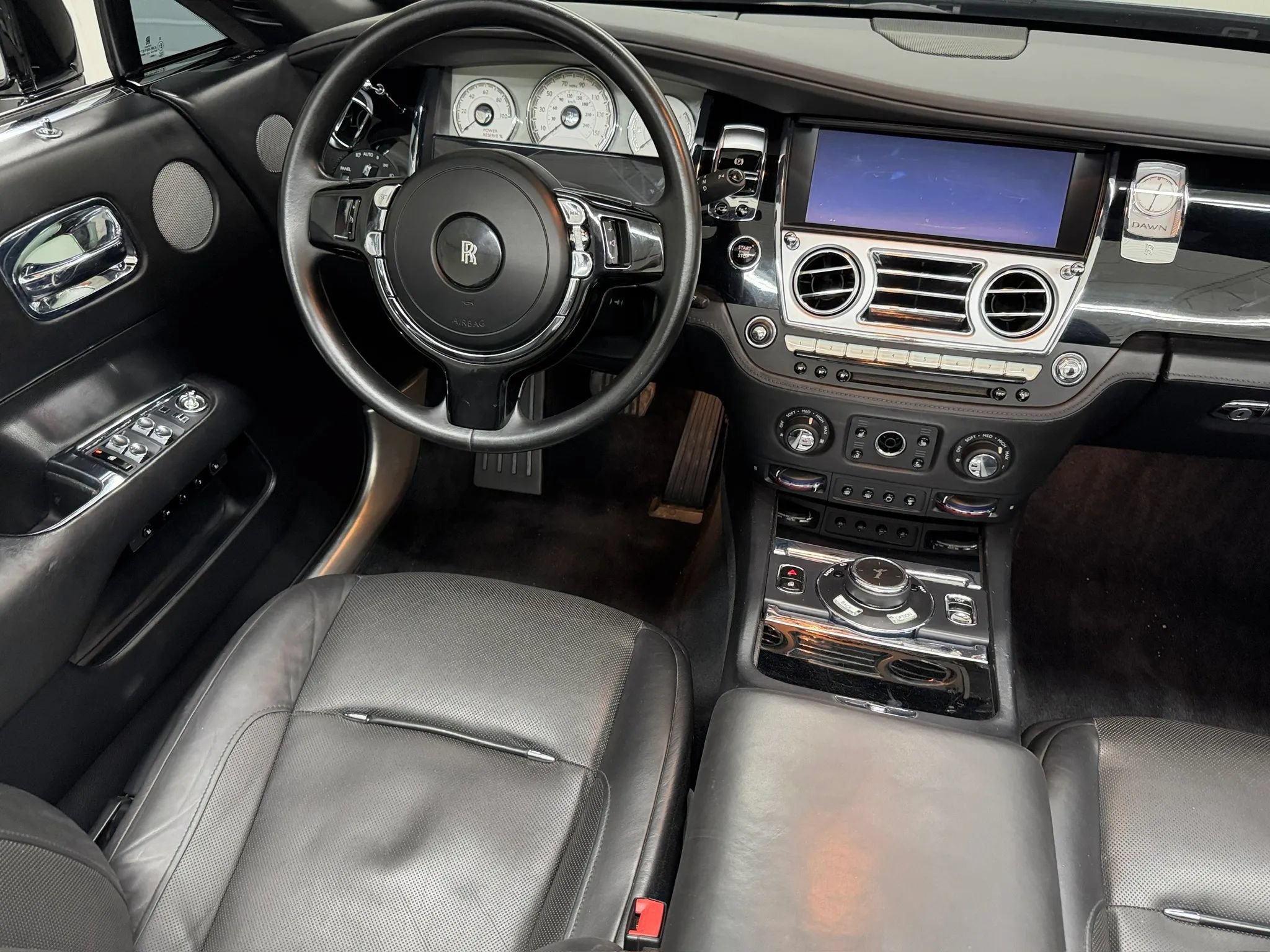 Used 2017 Rolls-Royce Dawn RWD image 73