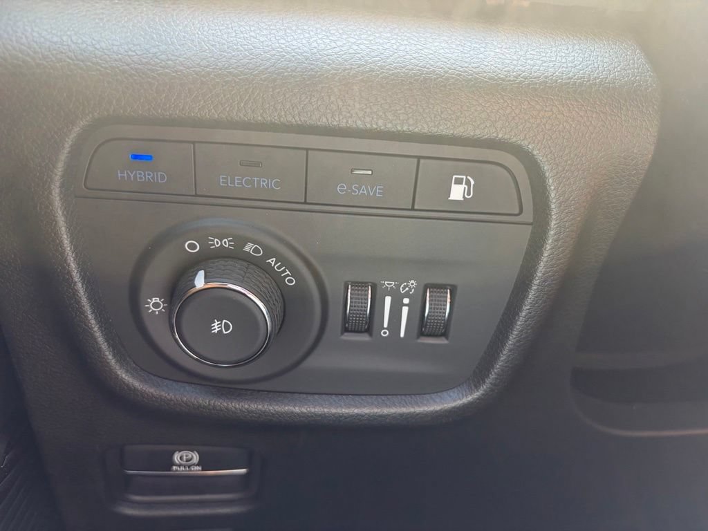 Used 2022 Jeep Grand Cherokee Summit AWD/4WD image 47