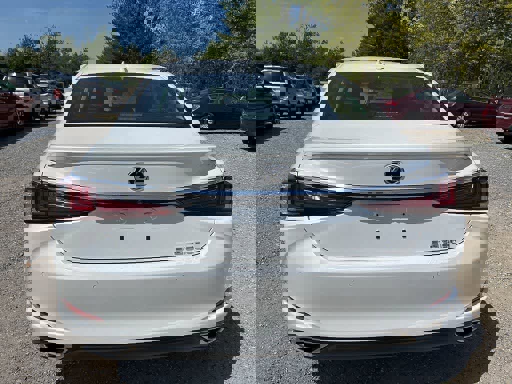Used 2023 Lexus ES 350 w/ Premium Package FWD image 5