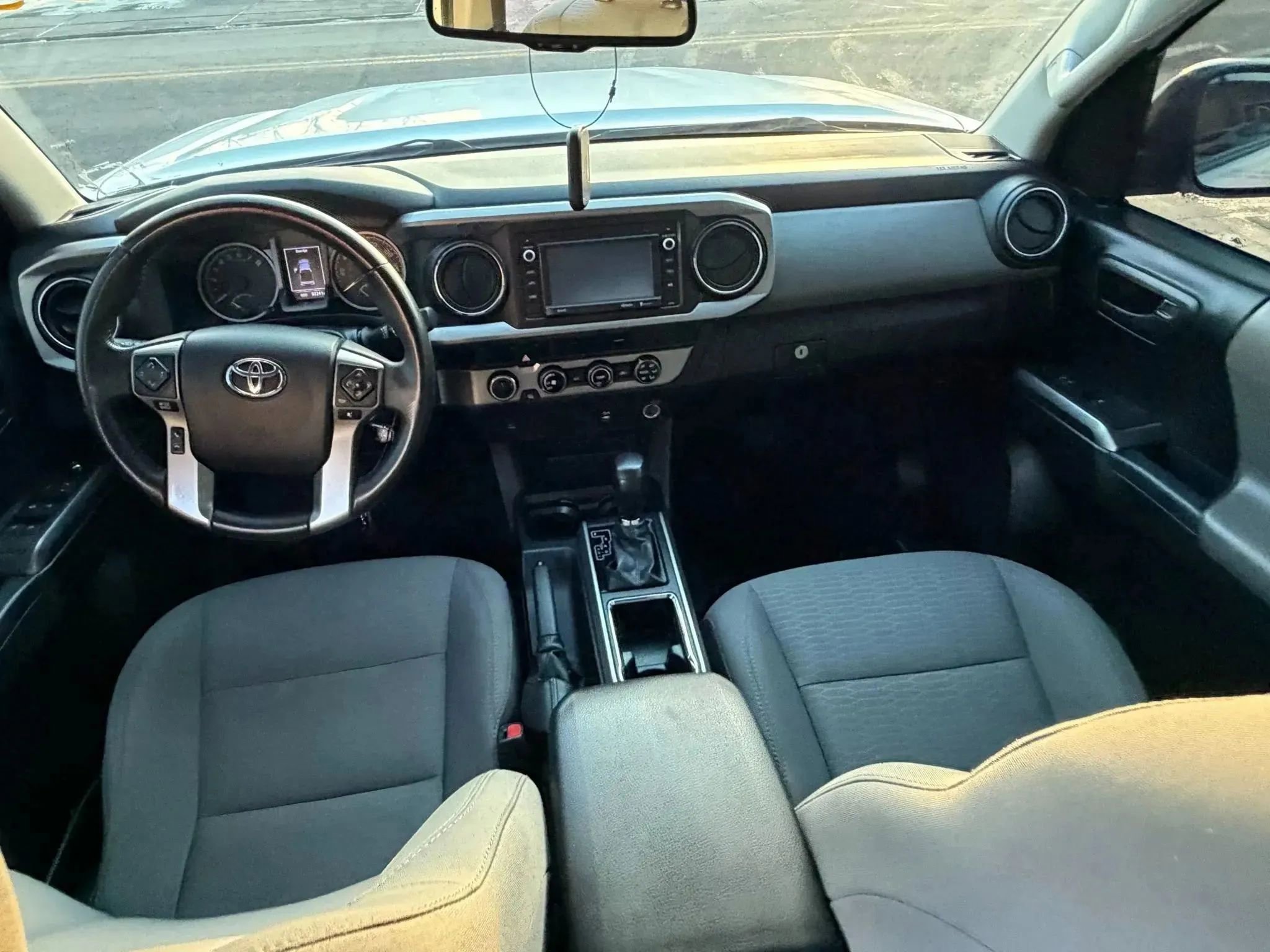 Used 2017 Toyota Tacoma SR5 w/ Tow Package image 16