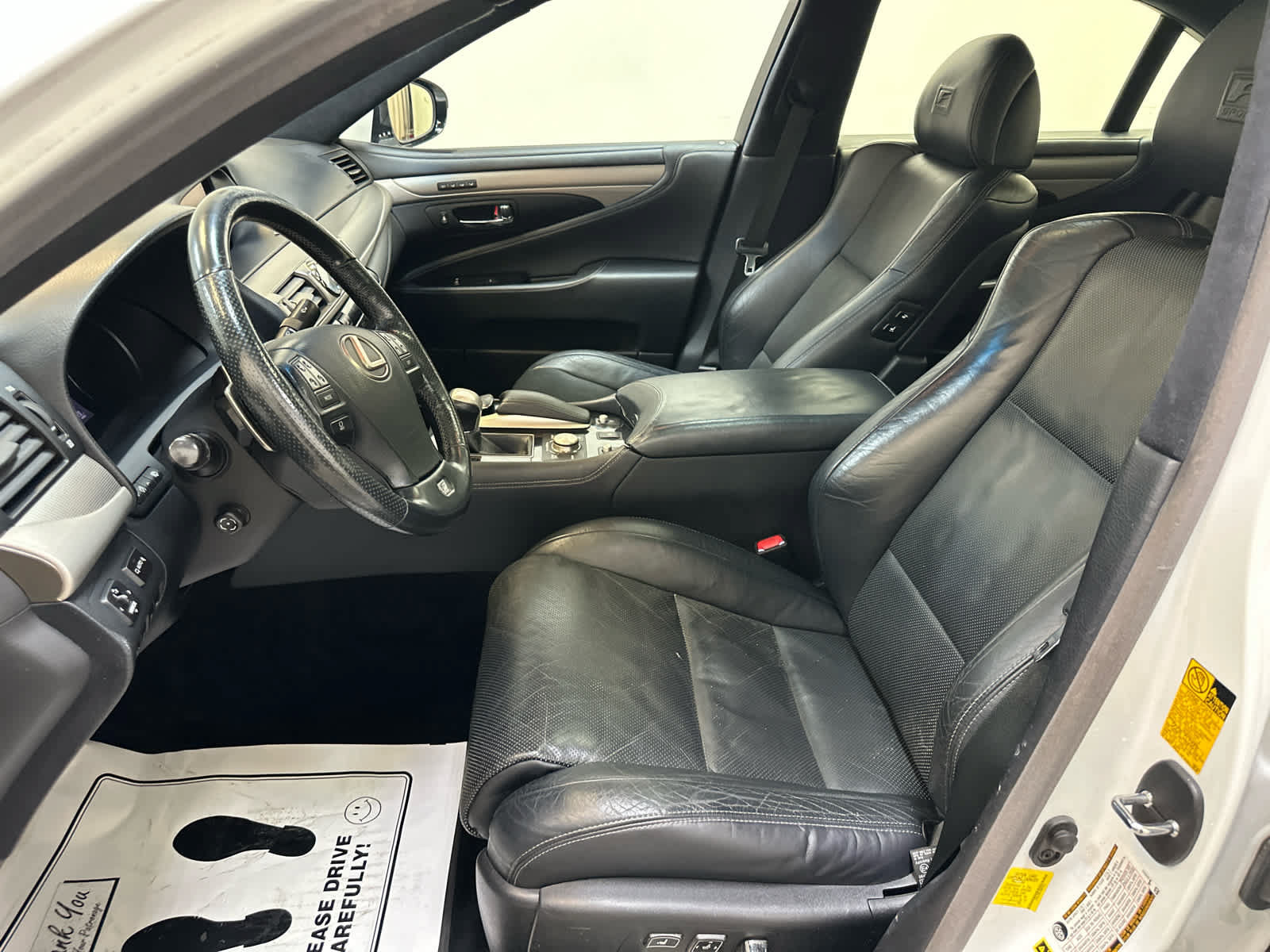 Used 2013 Lexus LS 460 AWD w/ F-Sport Pkg image 4