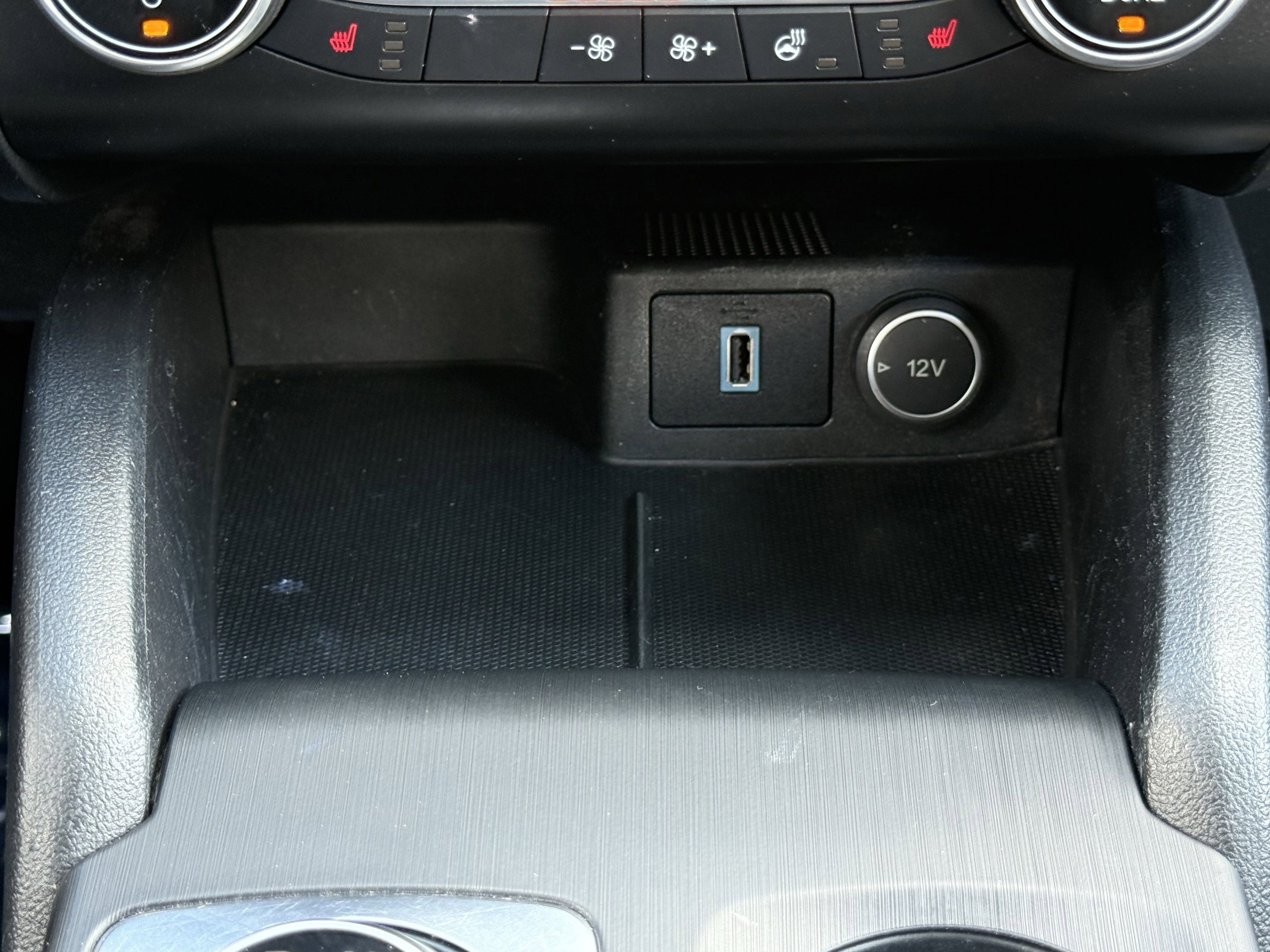 Used 2020 Ford Escape Titanium image 64