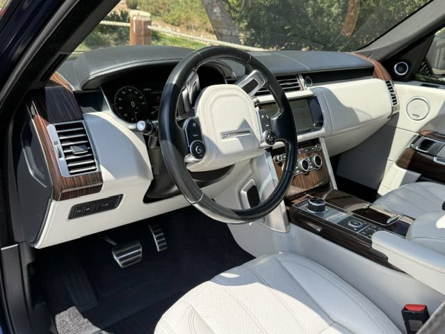 Used 2017 Land Rover Range Rover Supercharged AWD/4WD image 9