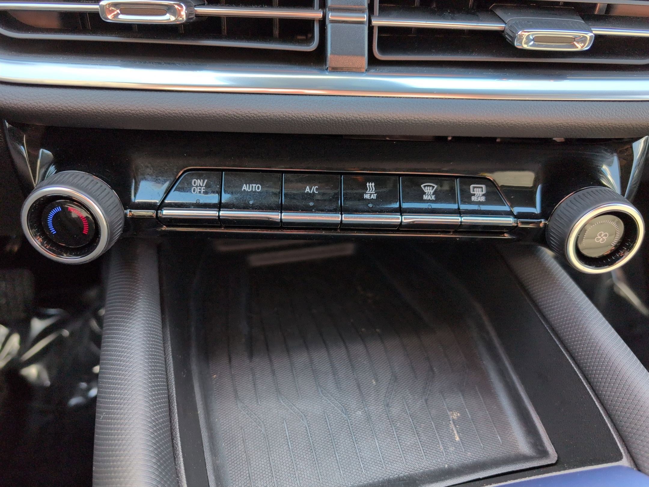 Certified 2024 Chevrolet Equinox EV LT w/ LPO, All-Weather Mat Package image 20