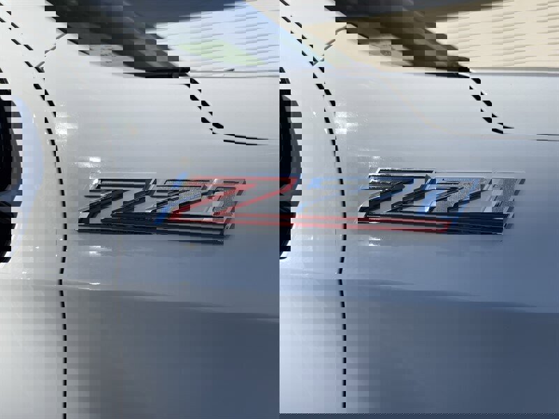 Used 2023 Chevrolet Suburban Z71 image 16