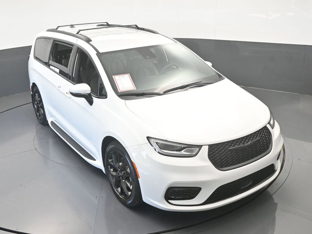 Used 2023 Chrysler Pacifica Touring-L w/ S Appearance Package image 57