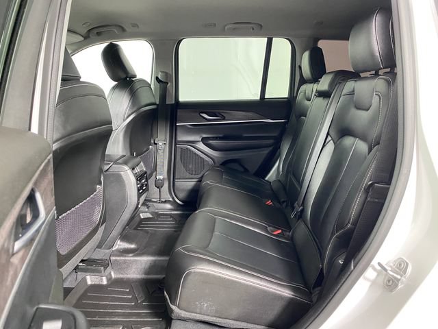 Used 2023 Jeep Grand Cherokee Limited AWD/4WD image 28