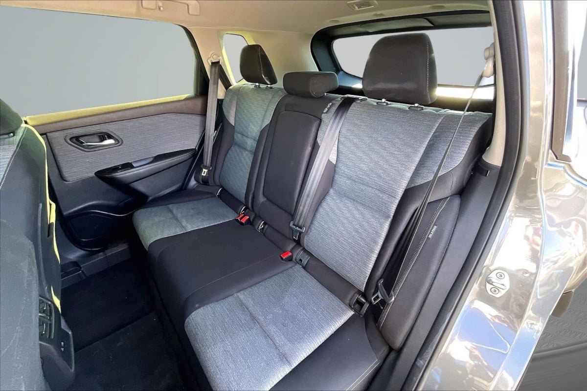 Used 2023 Nissan Rogue SV FWD image 26