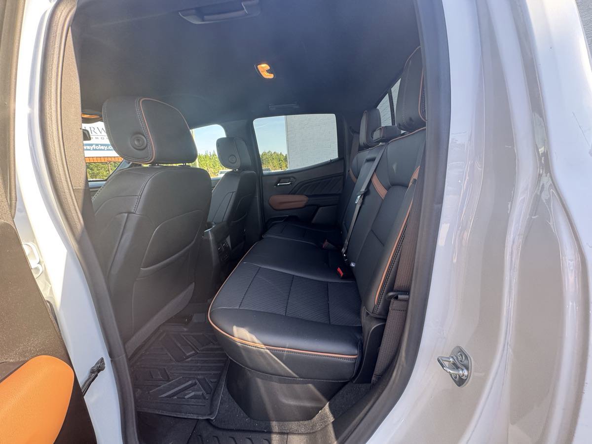 Used 2025 GMC Canyon AT4 w/ AT4 Premium Package AWD/4WD image 8