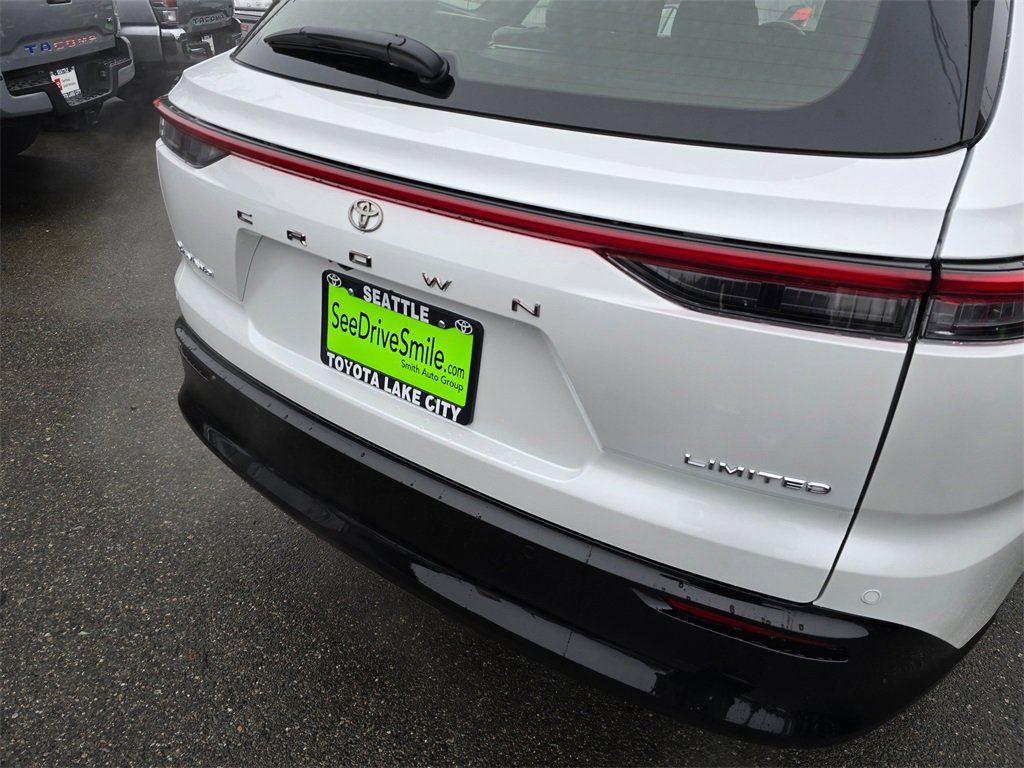 New 2025 Toyota Crown Signia image 15