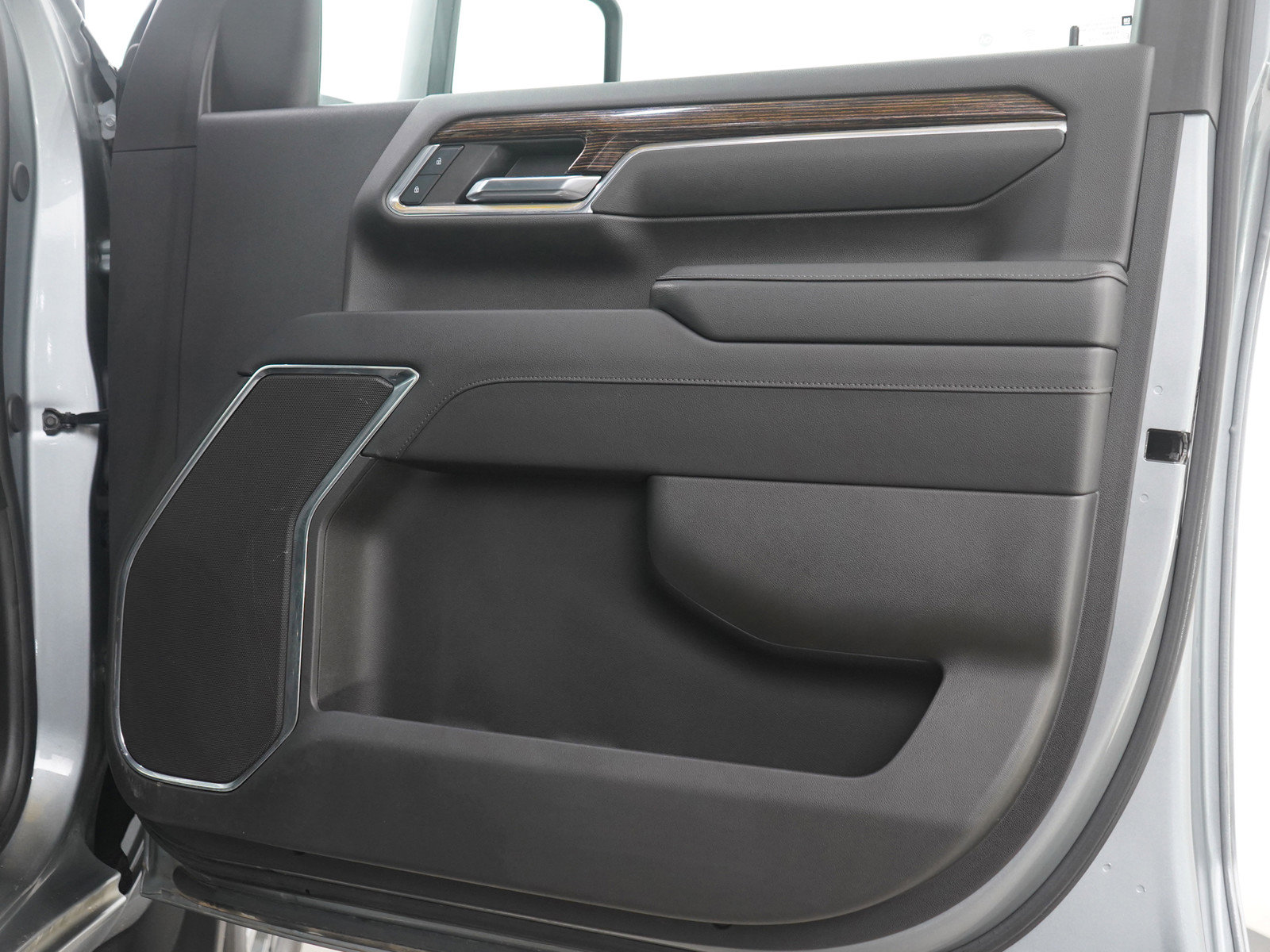 Used 2024 GMC Sierra 2500 SLE w/ SLE Convenience Package image 9