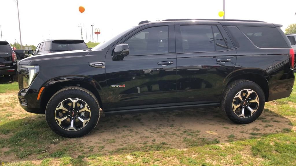 Used 2025 GMC Yukon AT4 w/ AT4 Premium Plus Package AWD/4WD video 3
