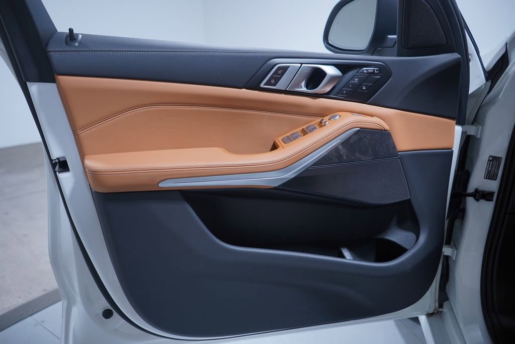 Used 2024 BMW X7 xDrive40i image 17