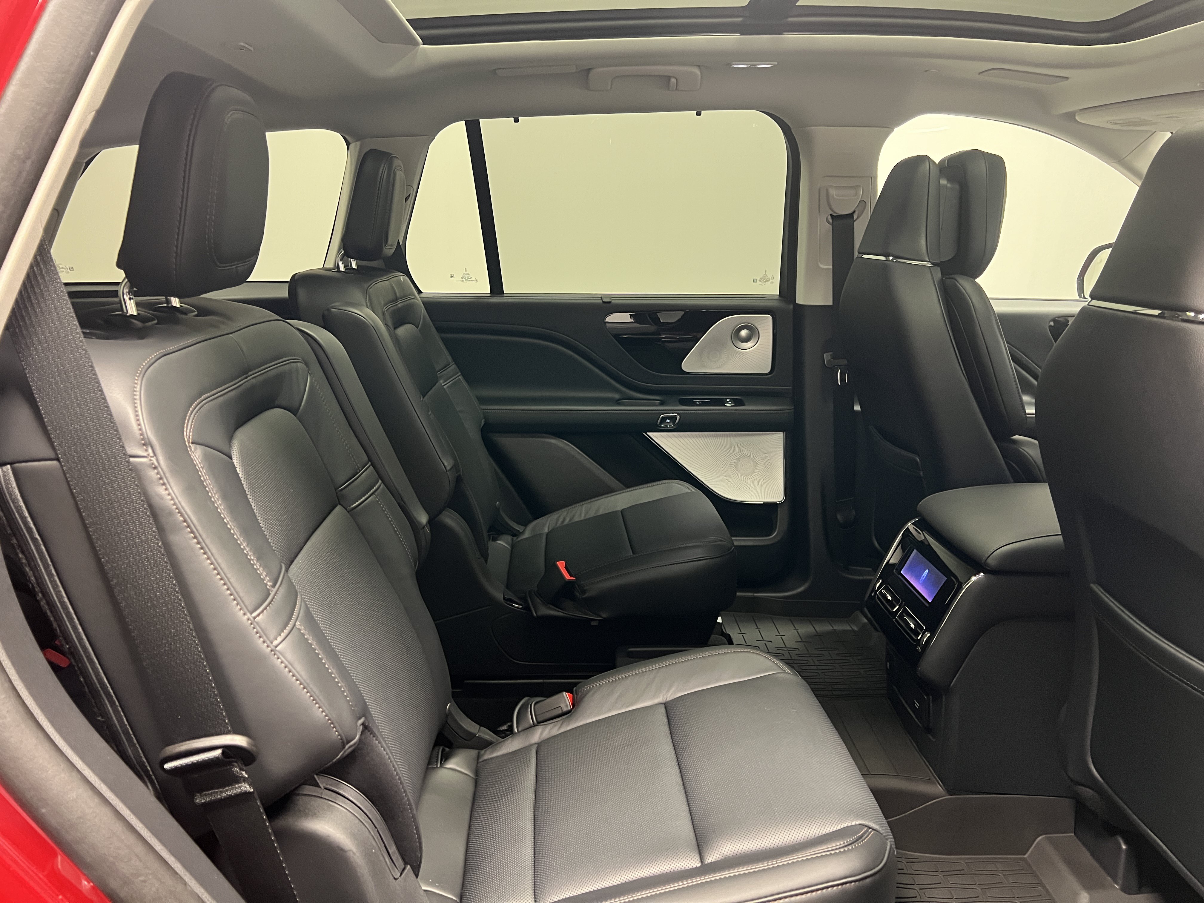 New 2025 Lincoln Aviator Reserve w/ Equipment Group 201A AWD/4WD image 17