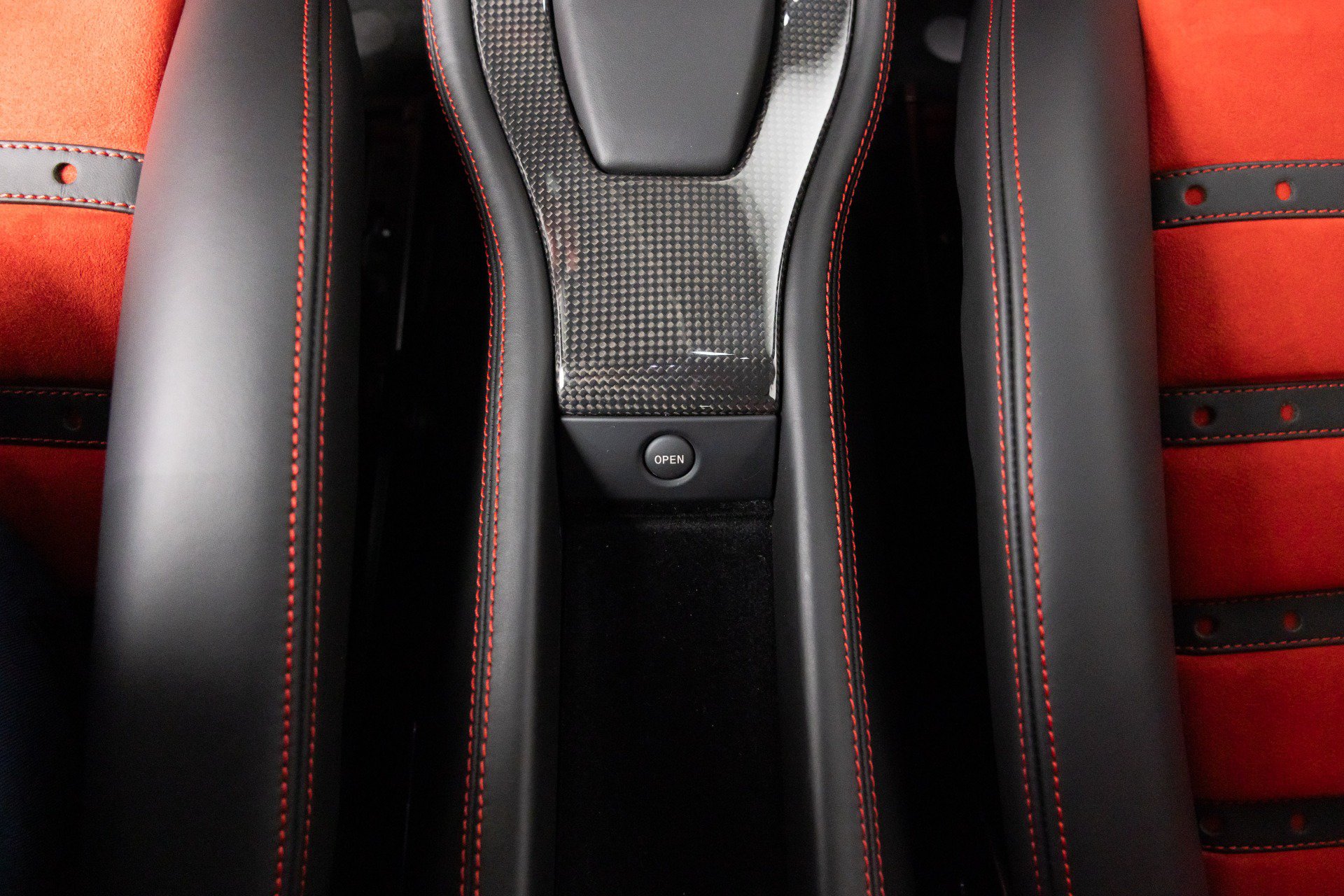 Certified 2015 Ferrari 458 Italia Coupe RWD image 84