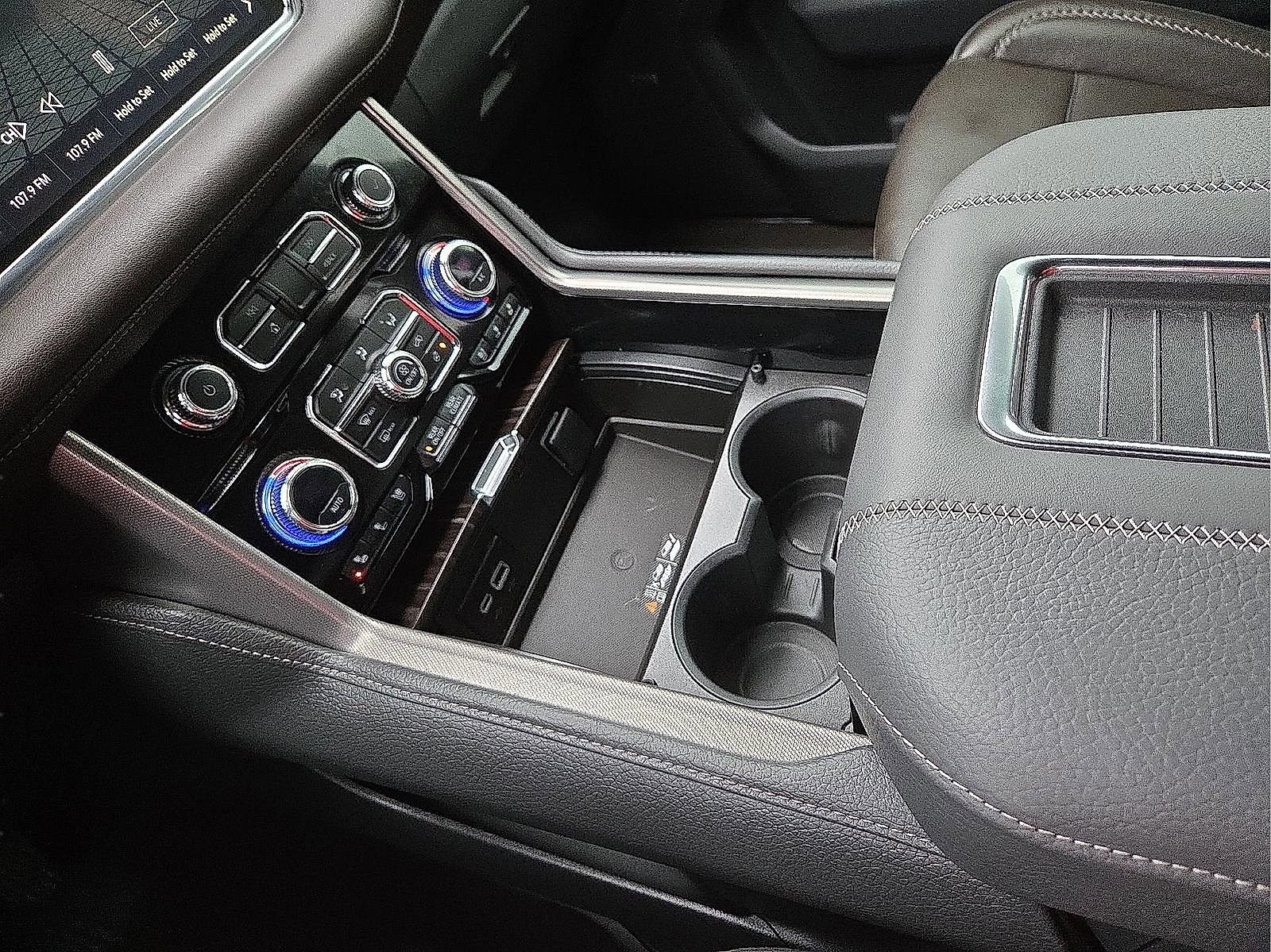 Used 2023 GMC Yukon XL Denali w/ Advanced Technology Package AWD/4WD image 25