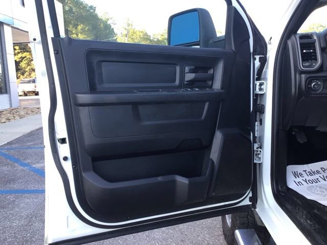 Used 2024 RAM 2500 Tradesman w/ Chrome Appearance Group image 8