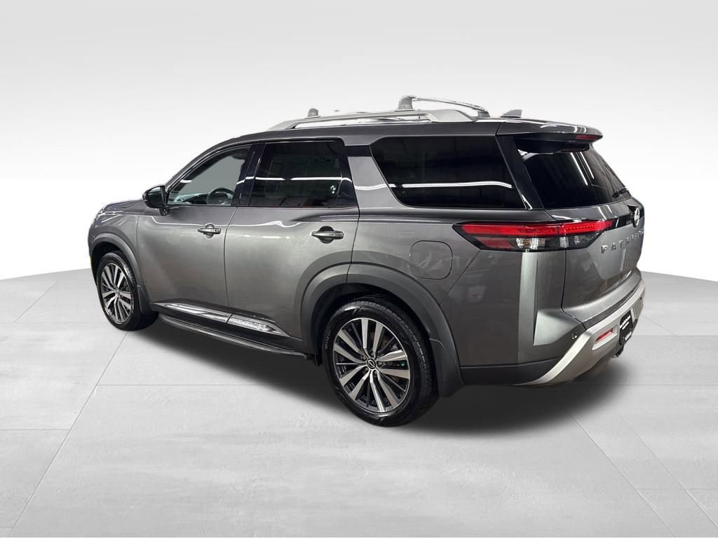 Used 2022 Nissan Pathfinder Platinum w/ Lighting Package (N93) image 3