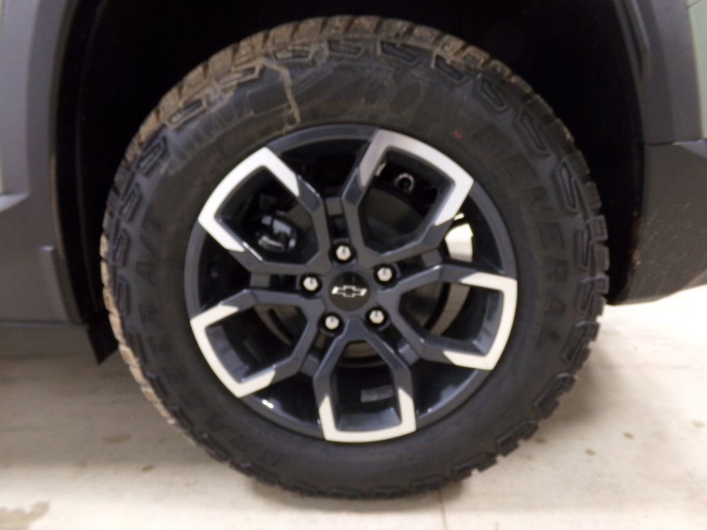 New 2026 Chevrolet Equinox ACTIV w/ Convenience Package III image 31